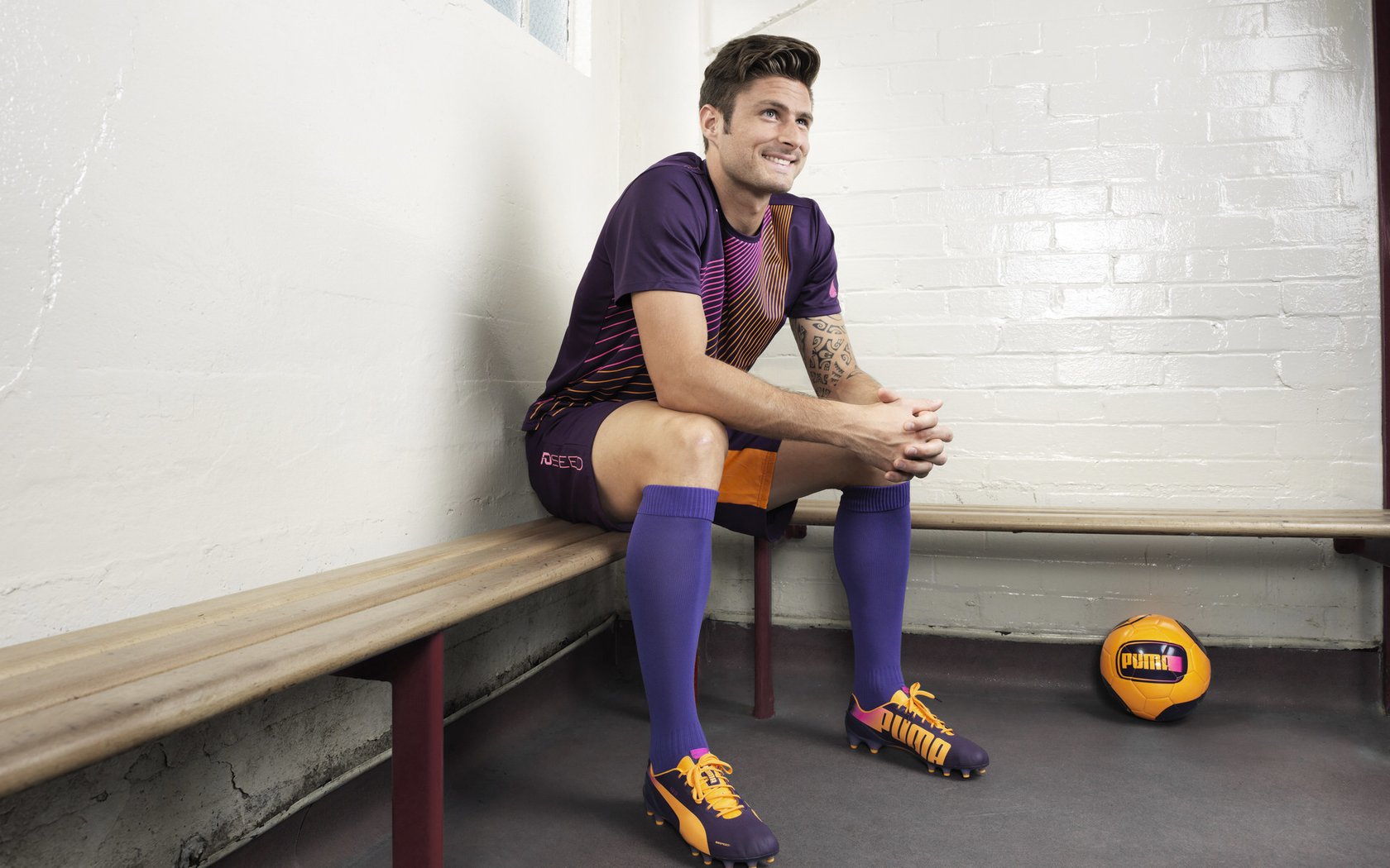 曼联引发争议！萨拉赫官方宣布败北新规再创辉煌时刻