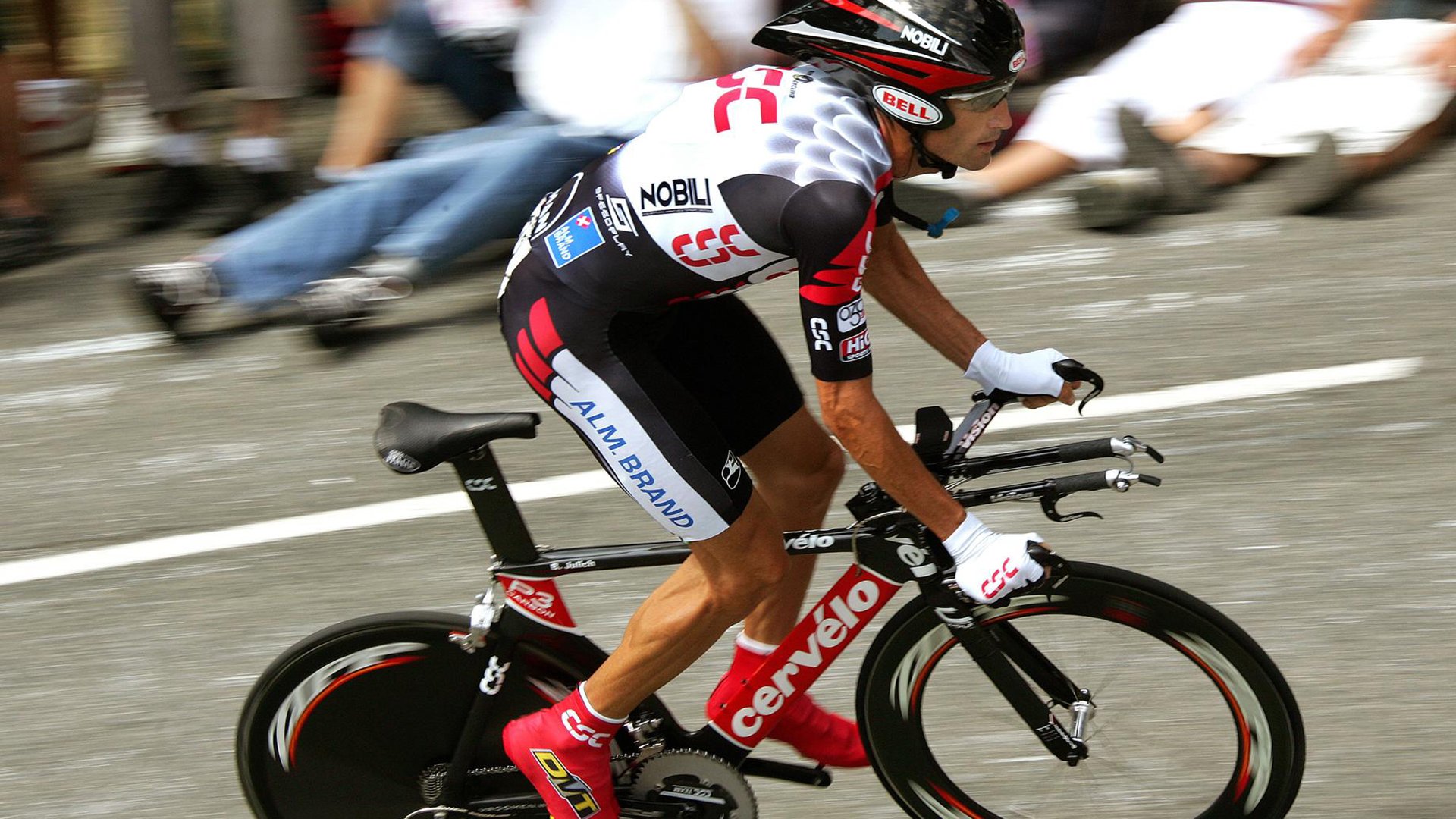 JackeyLove遭遇七连败，巴黎圣日耳曼教练压力山大！电竞与足球的交错危机